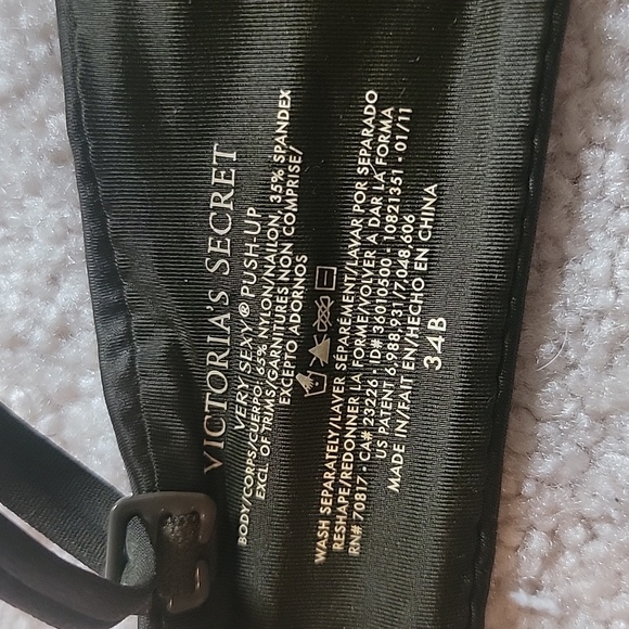 Victoria's Secret very sexy push up bra - Picture 2 of 2